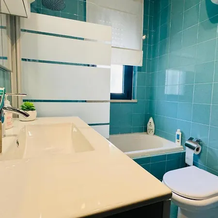 Gin House Seaview Апартаменти Барі