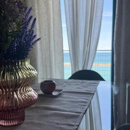 Lägenhet Gin House Seaview