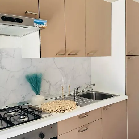 Gin House Seaview Apartament *